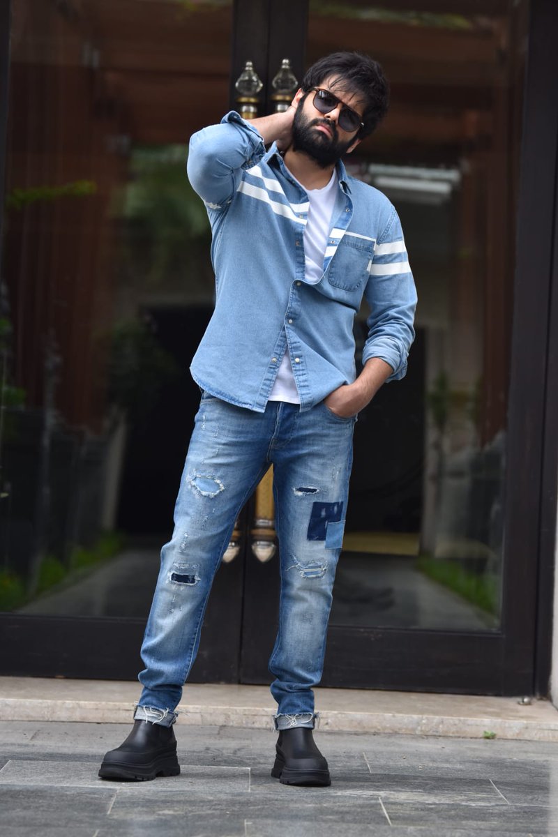 rfaVijayawadaa's tweet photo. few more stills💥💥💥💥

@ramsayz #thewarriorr

 #TheWarriorrOnJuly14 https://t.co/Qz2NrydxBY