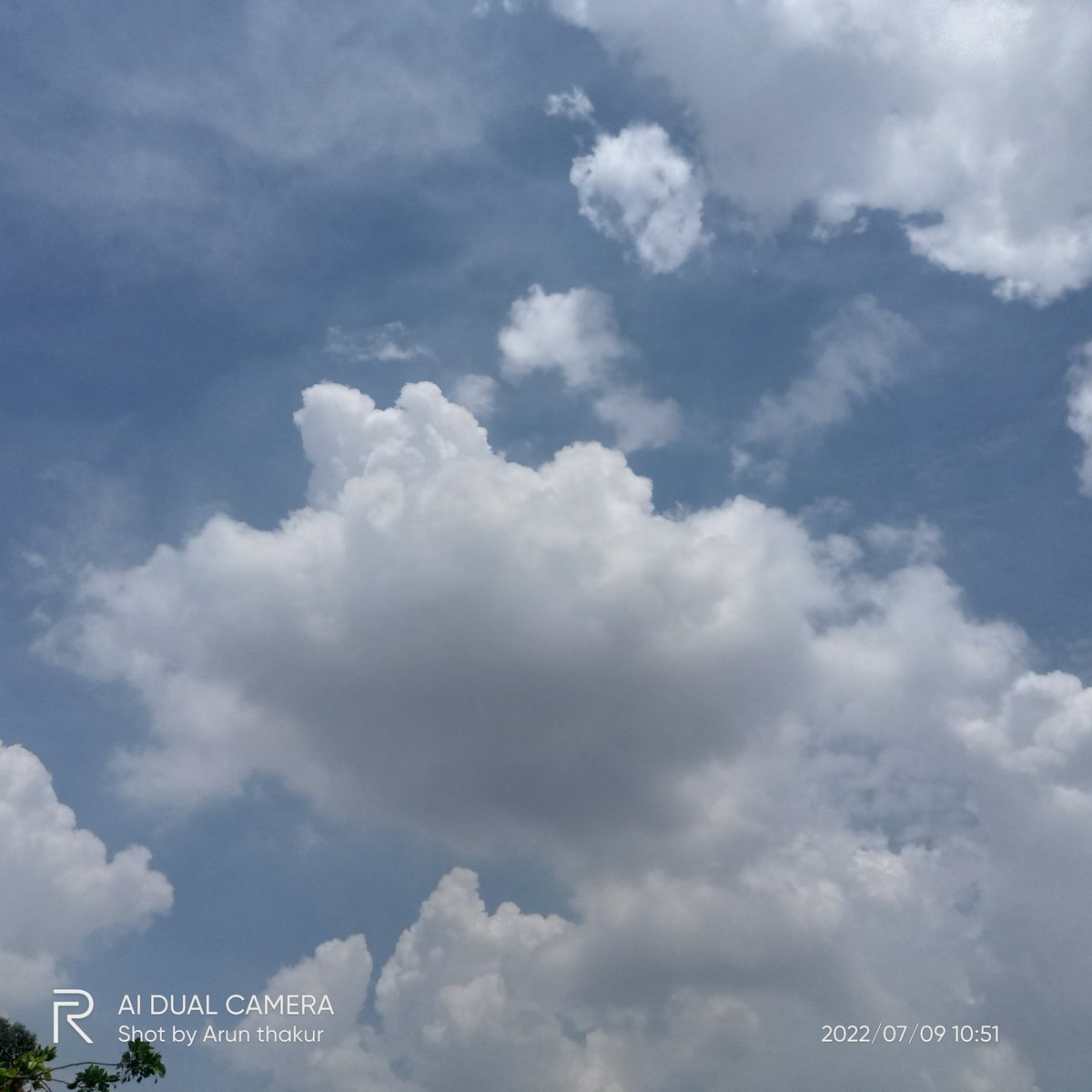 ArunGD34's tweet photo. Beautiful clouds in the sky☁️🌏🌤️🌤️
#Monsoon2022
#Skybeautiful https://t.co/ZK92AnLGh0