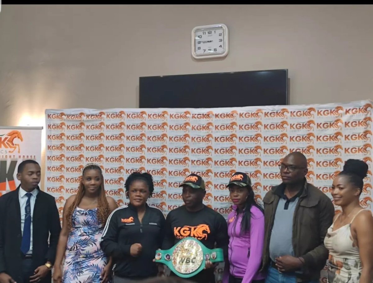 ZimbabweBoxing's tweet photo. About yesterday’s Press Conference
KGK Sponsored Kudakwashe Chiwandire WBC Champion with training kit and a sparring tour to South Africa prior to her WBC title defense scheduled for this August
#creatingworldchampions
#zimbabweboxing
https://t.co/GQSxr1nqqW https://t.co/EkwbRbujH1