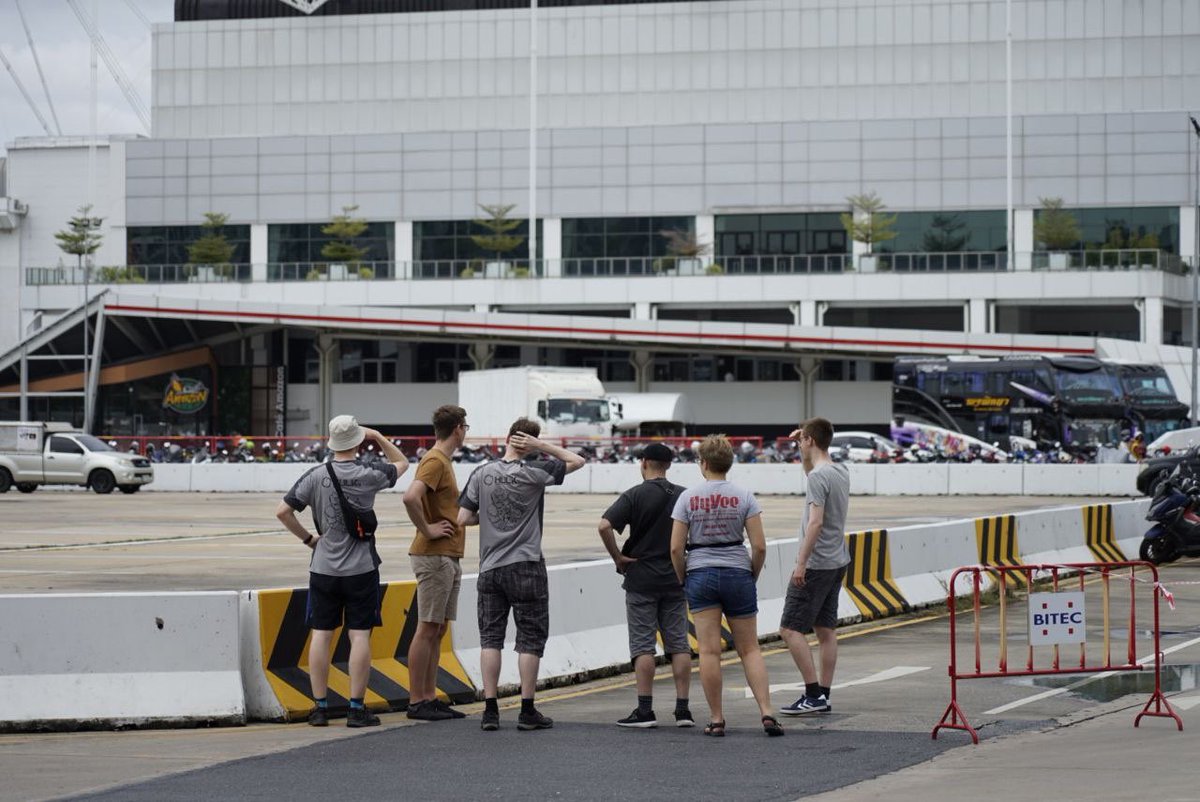 HULKs arrived in Bangkok 🦾🦾 We promise we will look more competitive on Monday… 🧐