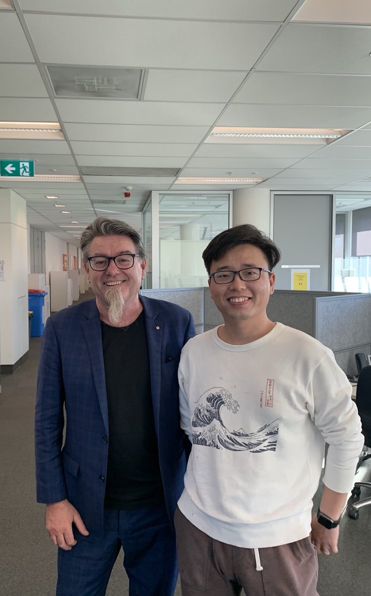 GordonGWallace's tweet photo. Sean ( @KezhongWang ) finished up ⁦@IPRI_UOW⁩ ⁦@ARC_ACES⁩ ⁦@AnffMaterials⁩     on Friday. Through his PhD studies he brought us the #sutrode and many other advances ⁦@uowresearch⁩. All the best on your new adventures in Shanghai Sean !! https://t.co/Yx5mM8Oq0x
