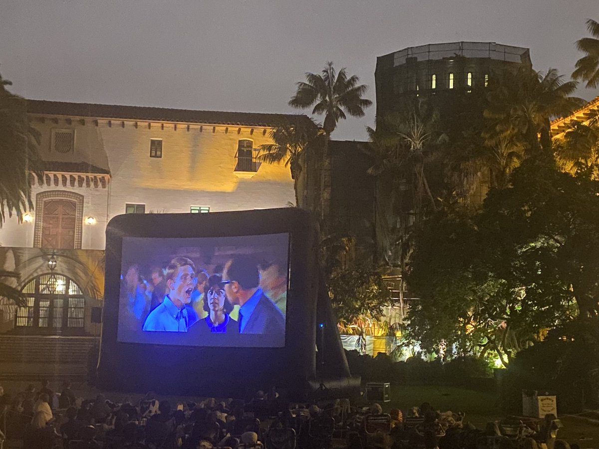 virtualsilver's tweet image. Summertime … California-style. A movie under the stars. A shared experience with friends and neighbors. “American Graffiti” on the courthouse lawn in Santa Barbara. “Kiss a duck, Marble head!”. @RealRonHoward @Cindy_Williams1 @RichardDreyfuss