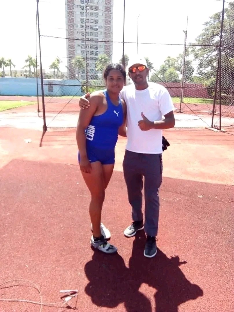 BayamoInder's tweet photo. #BayamoGranma #Cuba
Juegos Nacionales Juveniles desde Camagüey.
Lanzadora del Martillo Leydis Claudia Viamonte integrante del equipo nacional de atletismo logra marca personal de 59.13 metros.
Muchas felicidades campeona.
#CDAurelioEstradaCastillo #Mabay #porGranmaLoMejor https://t.co/RQu2u15O98