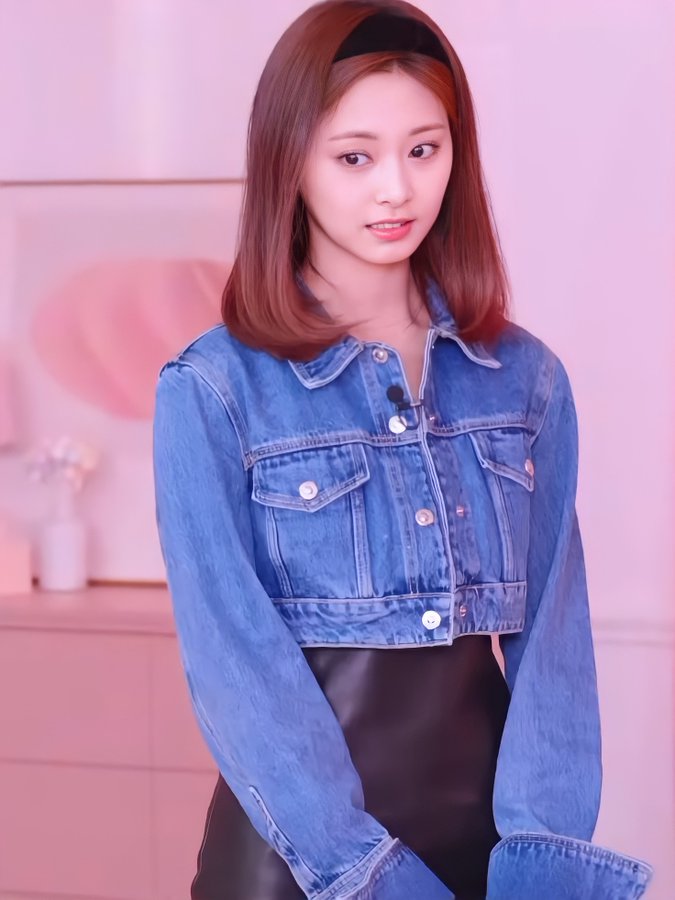thinkeaboutzu's tweet photo. 👀 일어나서 어찌할 바를 몰라.. https://t.co/WtjYkeBkNu