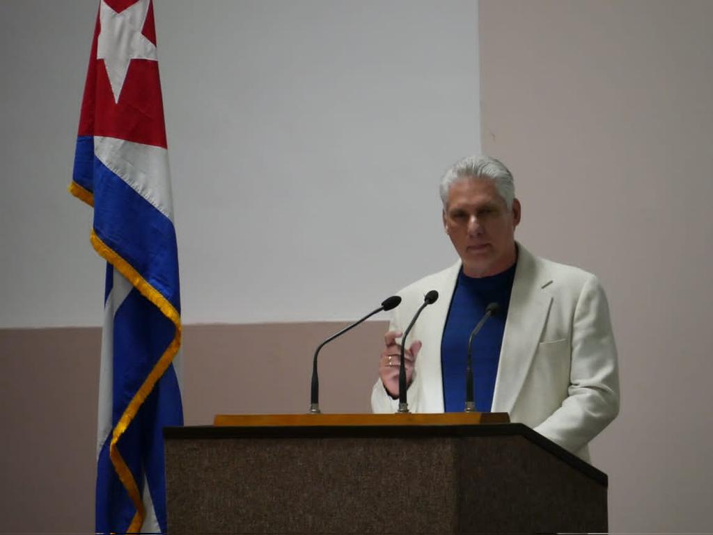 📍El socialismo nos salvó ante la pandemia, el socialismo venció el intento de golpe vandálico y lo que realmente nosotros vamos a festejar como un primer aniversario el 11 de julio, es que el pueblo cubano y la Revolución cubana desmontaron un golpe de estado vandálico.