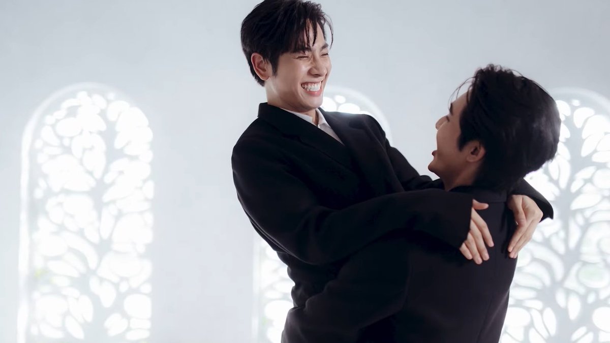 tbaudinette's tweet photo. Last night, Thai #BL idols #EarthMix staged a wedding ceremony on their variety show as part of a call for marriage equality and expanded #LGBT rights in Thailand. It's actions like these why I argue #BL idol fandom has important queer political potentials 🏳️‍🌈🏳️‍⚧️🇹🇭💞 https://t.co/6gFz0yjta0
