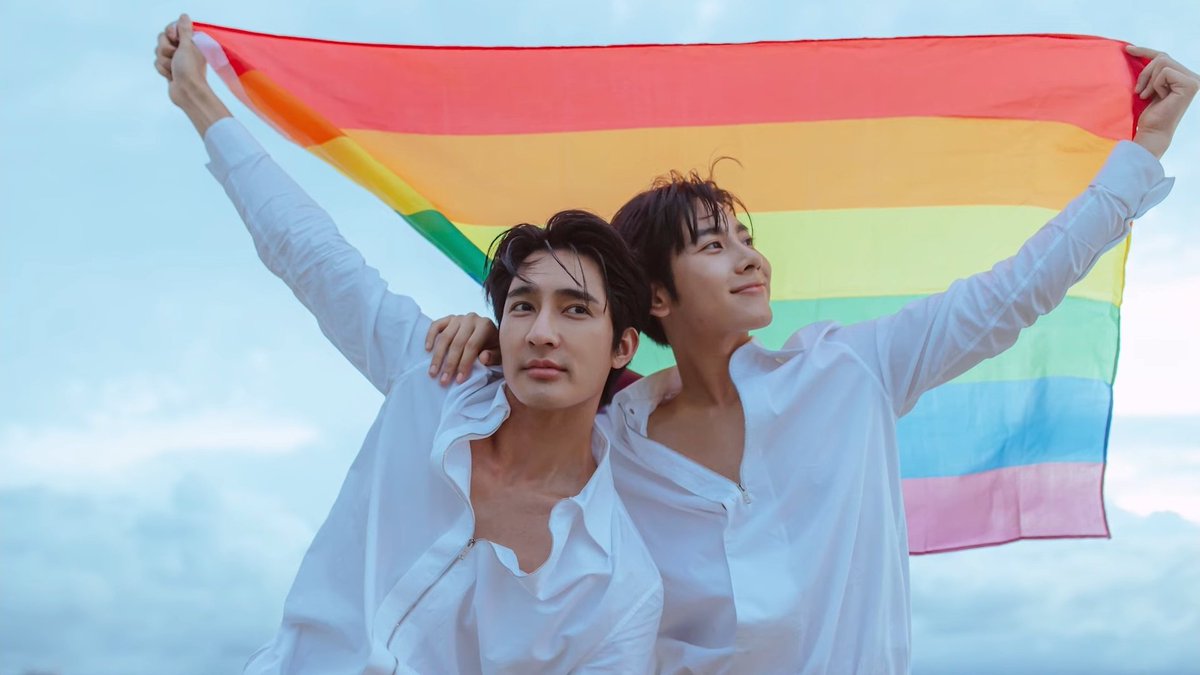 tbaudinette's tweet photo. Last night, Thai #BL idols #EarthMix staged a wedding ceremony on their variety show as part of a call for marriage equality and expanded #LGBT rights in Thailand. It's actions like these why I argue #BL idol fandom has important queer political potentials 🏳️‍🌈🏳️‍⚧️🇹🇭💞 https://t.co/6gFz0yjta0