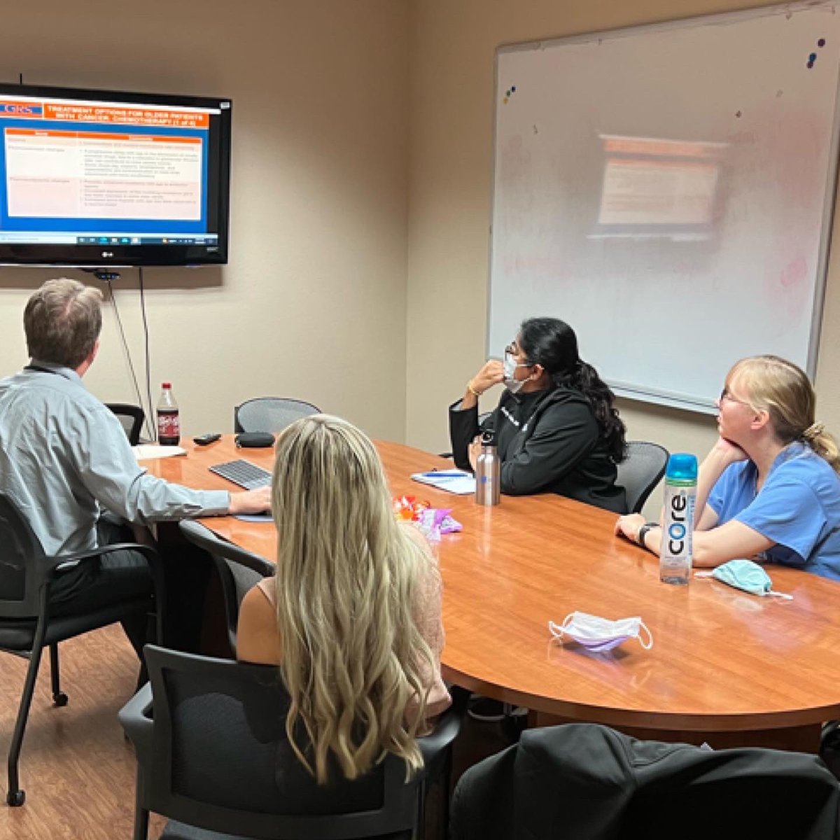 JPSGeri's tweet photo. Continuity clinic and weekly didactics are in full swing. Who’s excited for grand rounds?? We are! 2022-2023 is going to be a great year 💙📚🩺🏥 #jpsgeri #jpsgerifellowship #Jpsgme #geriatrics https://t.co/AcSL5sy28t