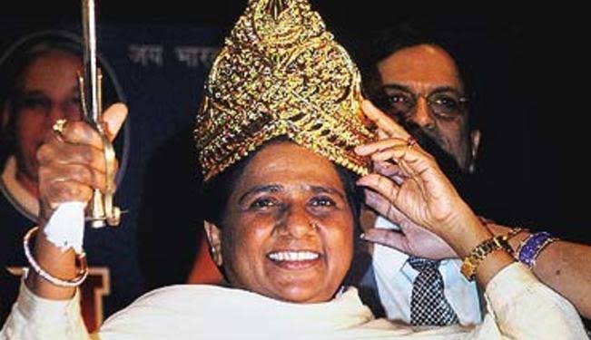 एक दलित महिला की इस स्माइल को रोकने के सारे लोग एक हो जाते है धन्य हो बाबा साहब धन्य हो मान्यवर साहब कांशीराम जी एक हीरा आप हमारे समाज को सौपकर गए 
जय भीम