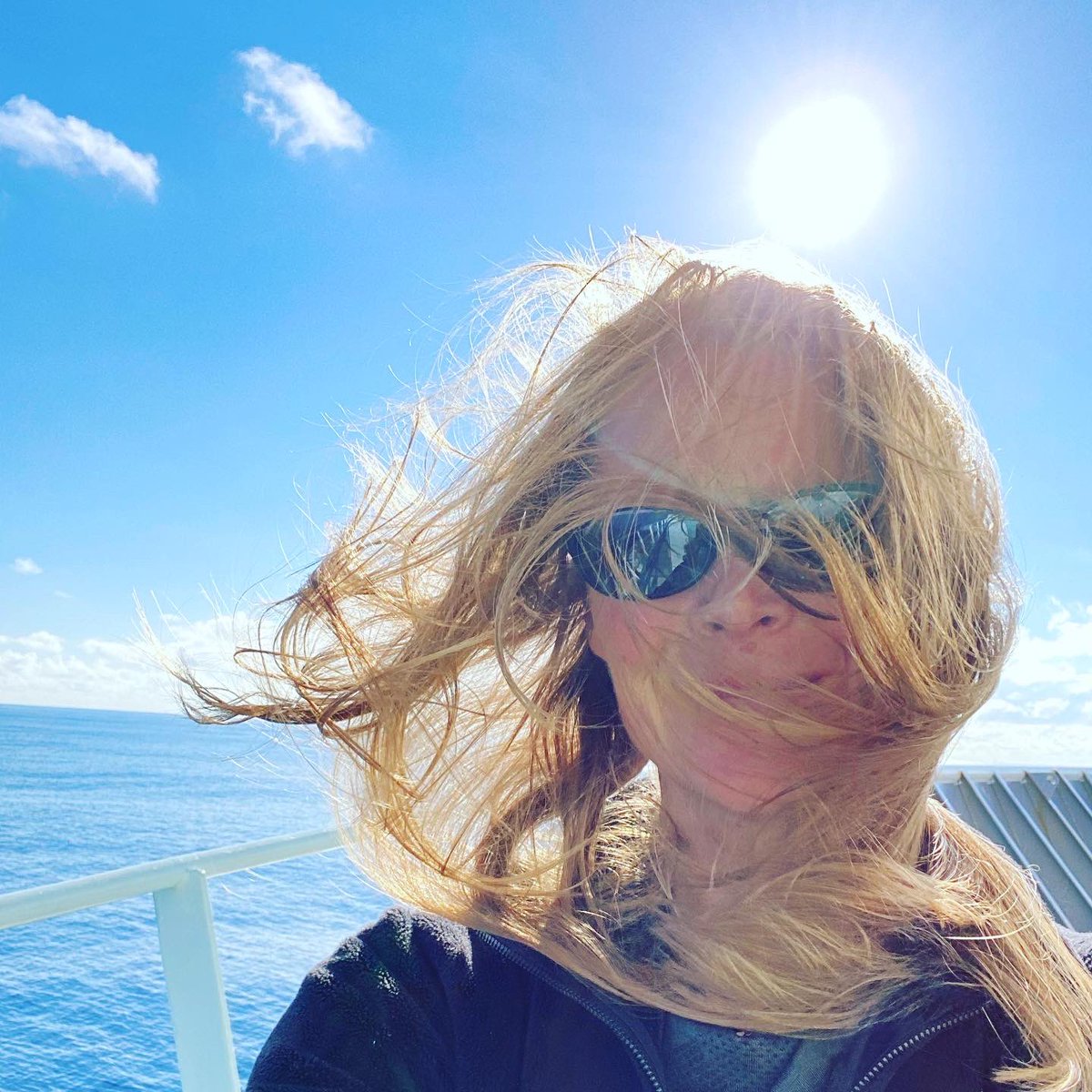 JulesDeep's tweet photo. This is about as perfect as the northeast Pacific gets. 12 more hours of transit till we arrive at my favorite volcano and the science can begin!
#protatax #research #axialseamount #deepsea #microbes #hydrothermalvents #nsffunded #ocean #explore #pacific https://t.co/brF3sr5xXH