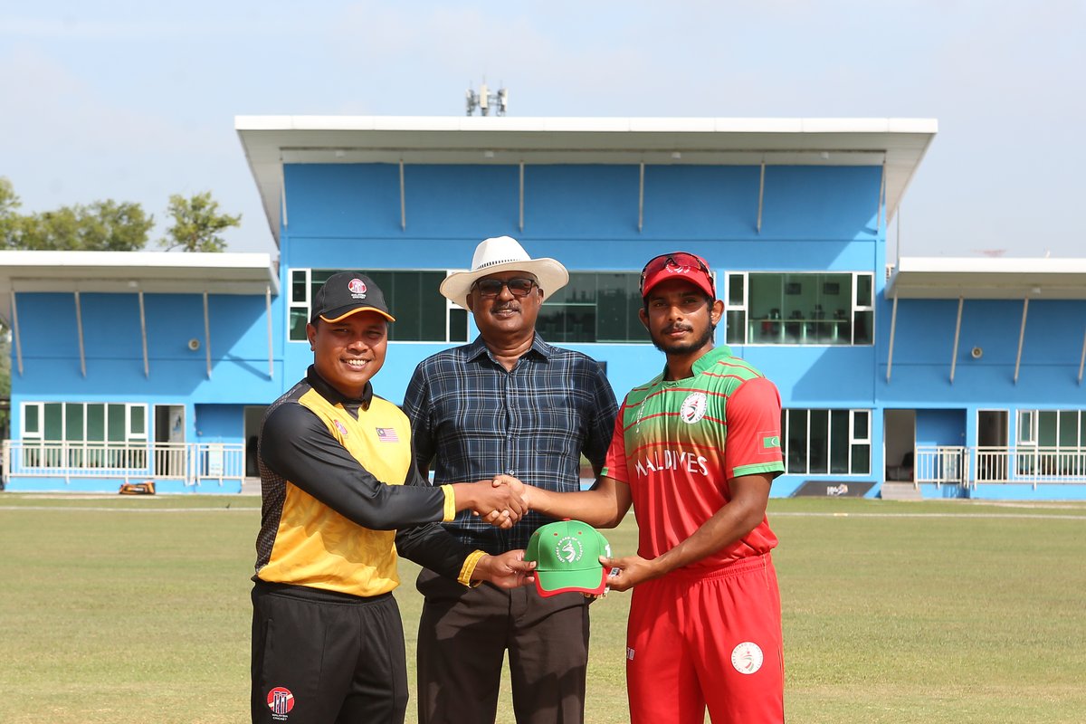 MalaysiaCricket's tweet photo. 🪙 | TOSS REPORT  

🇲🇻 Maldives won the toss and elected to bowl first. 

📱 Follow Live Score ➡️ https://t.co/QRHjQZp24a

📺 Watch live ➡️ https://t.co/l7X8rkRPed

#MALvMLD | #MALT20QS https://t.co/J1CPdXJ7pU