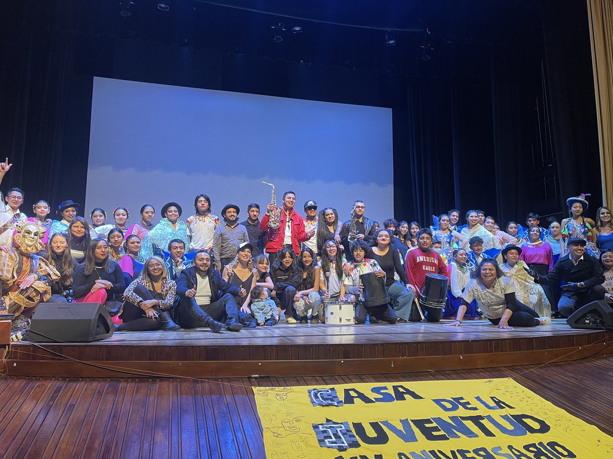 GabiBritoA's tweet photo. Feliz de compartir hoy con los jóvenes de la Casa de la Juventud, espacio en el que serví  hace muchos años, hoy veo con alegría como este espacio ha sido plataforma de lucha y resistencia para los jóvenes, gracias @pedropalaciosu por apoyar y creer en la juventud cuencana. https://t.co/7nZHqwB7OG