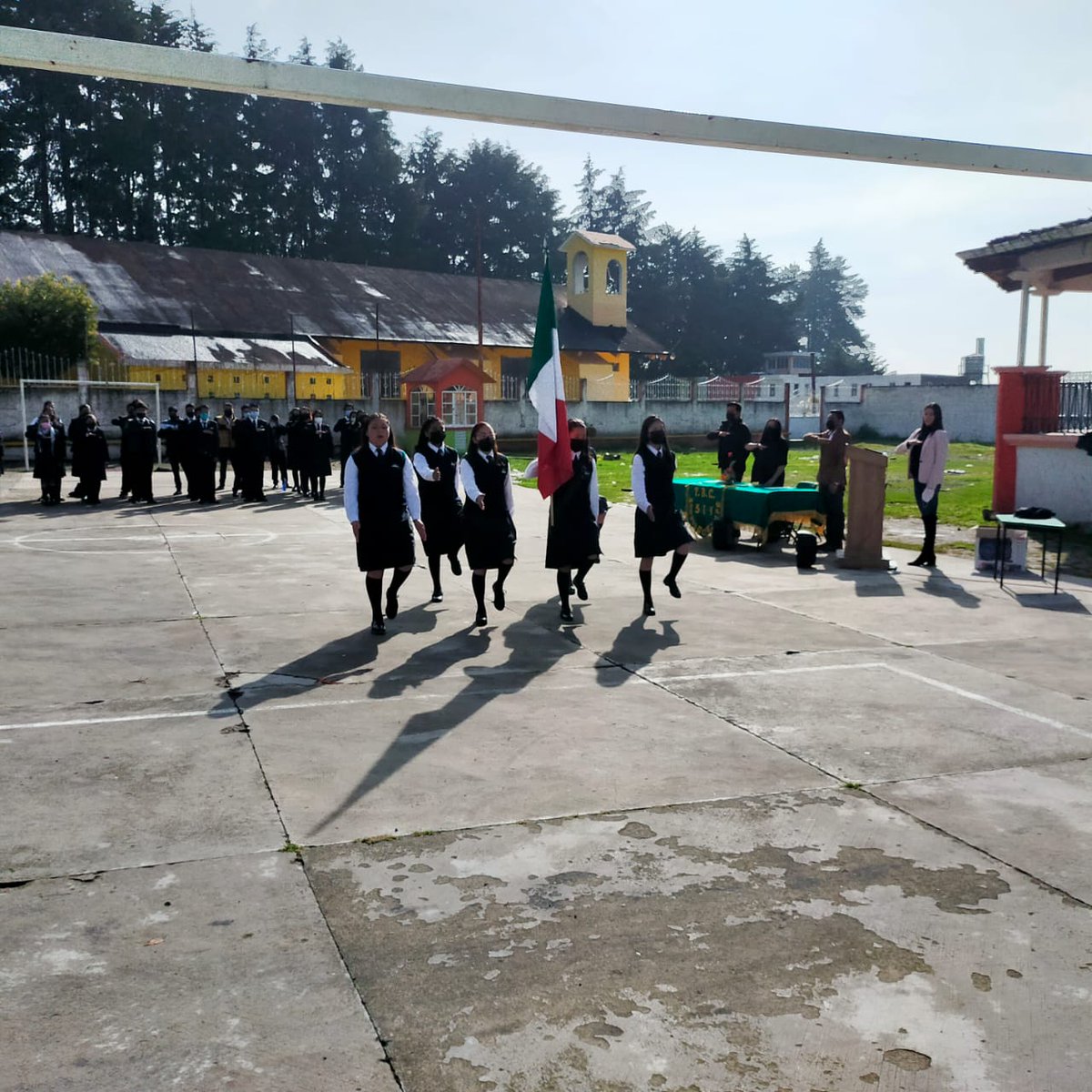 TBC_509's tweet photo. Hoy viernes 08 de Julio del 2022  se llevó a cabo la ceremonia de clausura del ciclo escolar 2021-2022 del #TBC_509 

Agradecemos a los alumnos, docentes y padres de familia por su apoyo para llevar acabo todas las actividades programadas a lo largo de todo el ciclo escolar. https://t.co/yOIklvl2Jk