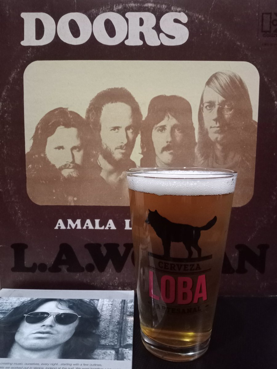 FCervisia's tweet photo. Va el #CebadaYVinyl con la ZALOPhUS de @CervezaLoba y #Cardera una interesante y frutal WC DIPA con 7.9% De fondo el gran L.A. Woman 1971 de @TheDoors
#friguscervisia #beer #craftbeer #cerveza #vinylrecords #VinylCollector @CebadaMalteada #beertime #BrothelHB #Viernes https://t.co/jszNvT0AeF