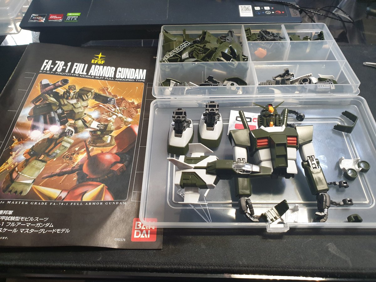 gmshugo1's tweet photo. 1/100 MG FA-78-1 Full Armor Gundam. Progress.. i swear snapping older kit makes my hand hurts. Damn those joint and sandwich parts is abit rough.

#gunpla #gundam #ガンダム #フルアーマーガンダム #plamo #modelkit https://t.co/xYVtbWXy2U
