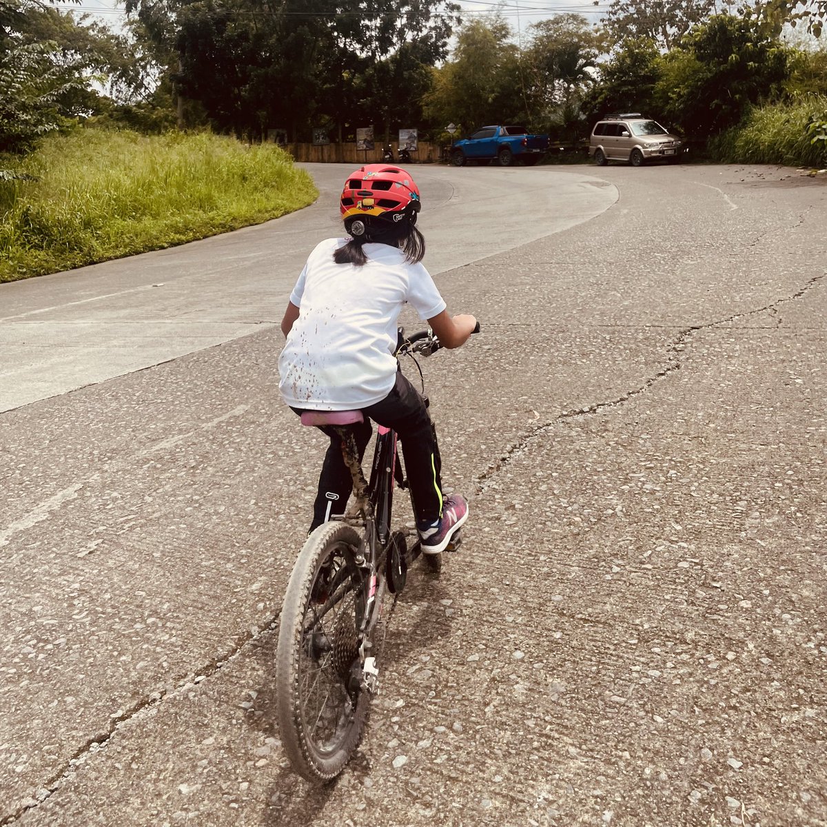HappyA420's tweet photo. Proud of this not so little one anymore. First time to ride her bike at wall 1 going up Timberland gate. 😊 Ceana told me all about her ride yesterday with her Daddy this morning. She had a good time riding her bike with Daddy.

#bikelife #bikerkid #mtblife #trek #trekprecaliber https://t.co/i6T24EXNJY