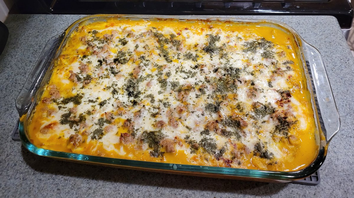 cbriancpa's tweet photo. We found some frozen ravioli at Sam's on sale so, yes, we had to buy them to try them. They are great.
We added some Italian sausage, homemade butternut squash soup, & topped with sage. It was a nice taste of fall in this hot summer. #AccountantsWhoCook https://t.co/xv4LldSOPp