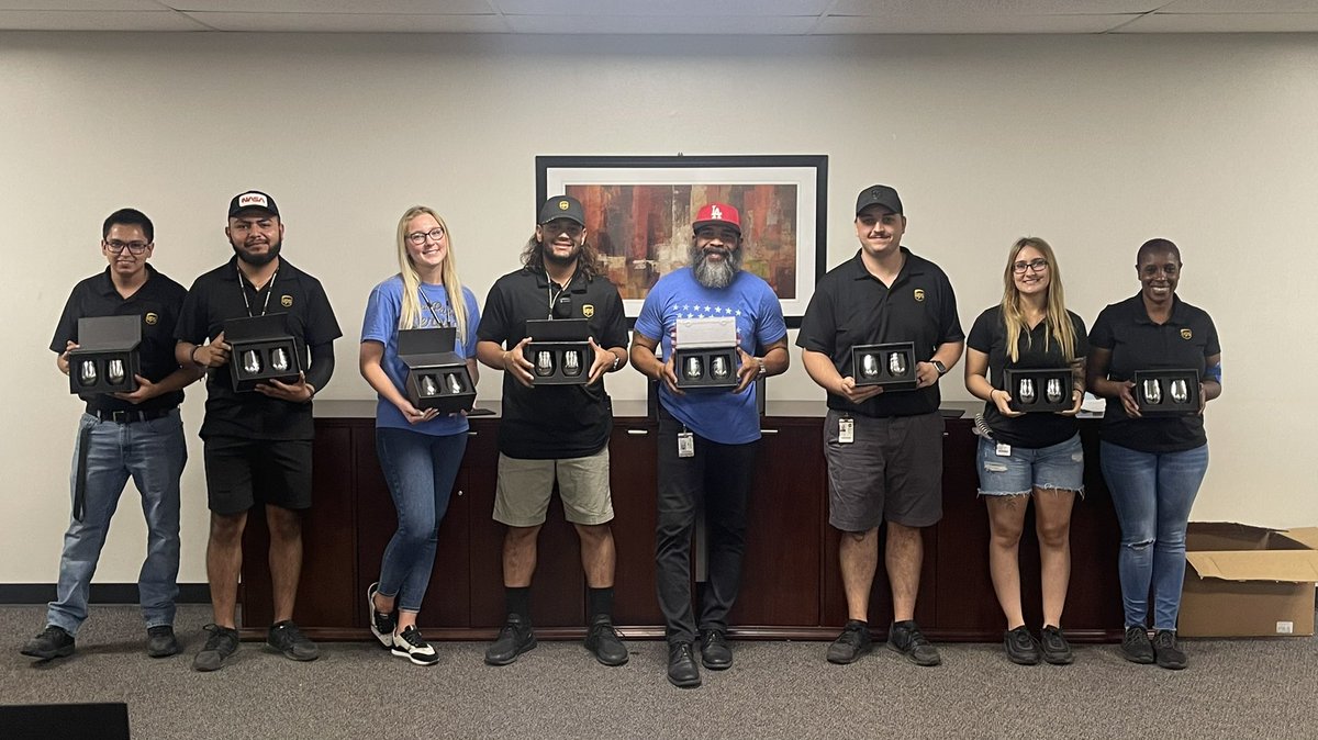 Rewarding our <a href="/UPSers/">UPSers</a> for all their hard work and dedication in making and effort to continually support what we stand for <a href="/UPS/">UPS</a> the people. Volunteering their personal time at the @opalleewalkm022 to help support the #community that supports us. <a href="/bigtymer504/">E.J.⚜</a>