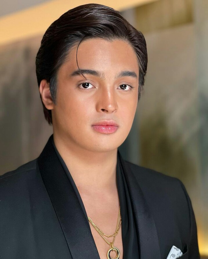 kaydstrda's tweet photo. so proud of you kd, you've come a long way and look at you now! ✨

don't forget to engage and stream #StarMagicFLEXFullTrailer on fb and ig:

🔗 https://t.co/11MrfhxRRm
🔗 https://t.co/mknxmxVHZA

FLEX THE TRAILER KD
#KDEstrada @kdestrada_ https://t.co/FIpfo9byI0