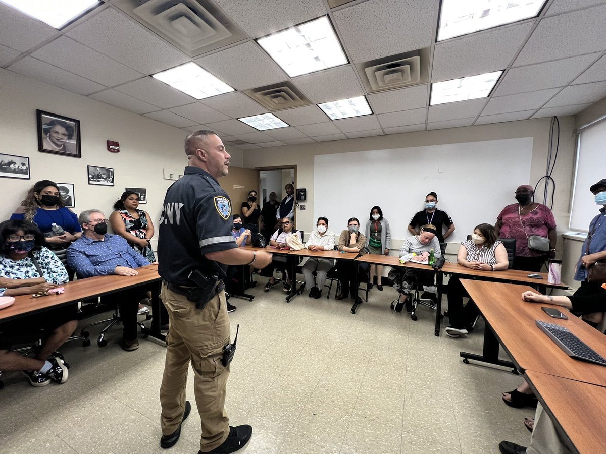 CCNYPS's tweet photo. CCNYPS assisting our #Harlemcommunity on Active Shooter Awareness @HeritageNYC @CityCollegeNY https://t.co/QTwMmvlEEu