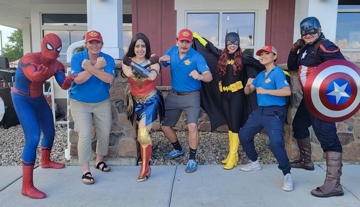 BigIdahoPotato's tweet photo. Celebrating day 1 of Giant Days was a blast! We can’t wait for tomorrow’s Parade! 🥔💚🥰

#bigidahopotato #idahopotato #imapotato #potato #blueearthmn #jollygreengiant #minnesota https://t.co/Au8eHUGSoy