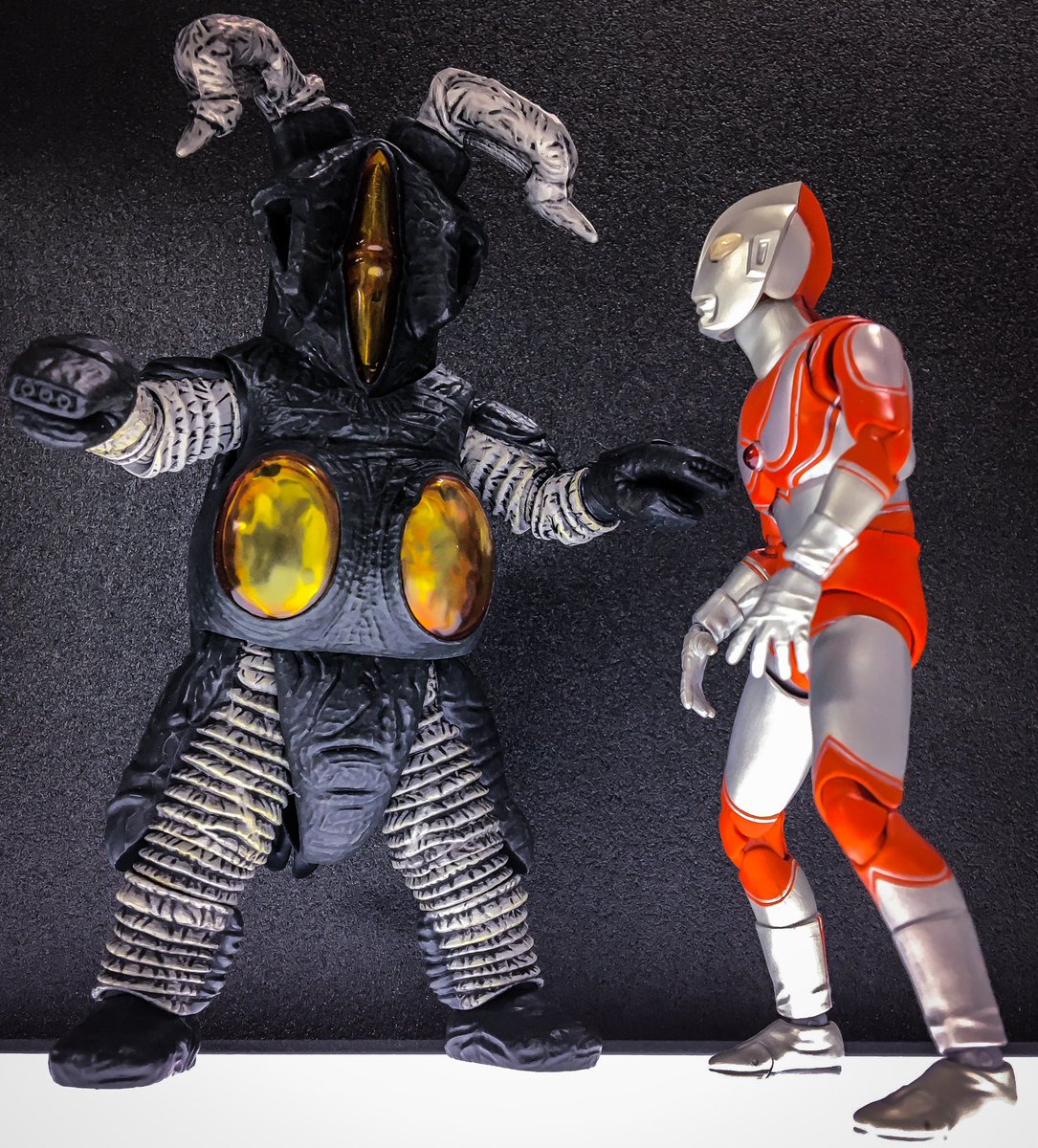 新マン『え、ゼットン2代目……?えぇ……でっか………』 