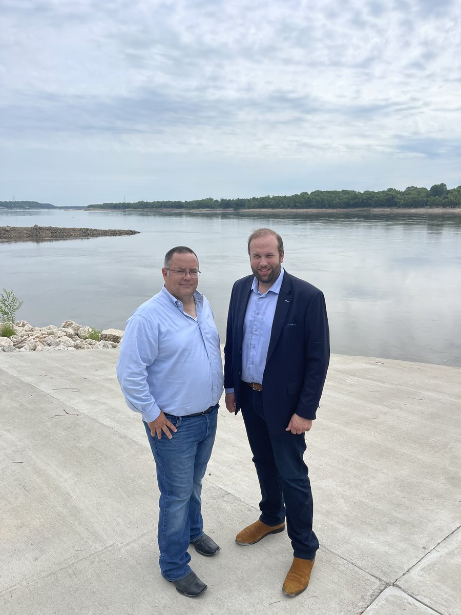 DanShaulMO's tweet photo. It was great having Congressman Jason Smith in Jefferson County visiting the Ports in Herculaneum and Kimmswick. I am proud to have fought for and supported funding for these developments and will continue to ensure Jefferson County has a seat at the table in the State Senate. https://t.co/ooiLjXlcKO