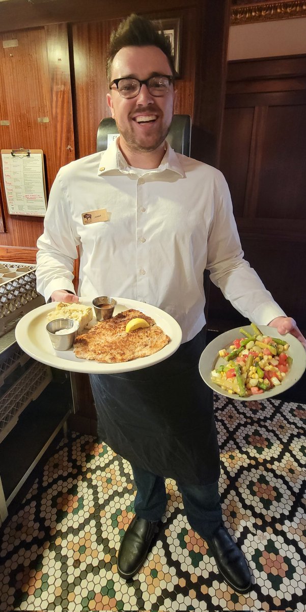 Jonah serving up Pecan crusted Trout and summer medley all with a smile 😁#onlyatteds #tedsmontanagrill #cummingga