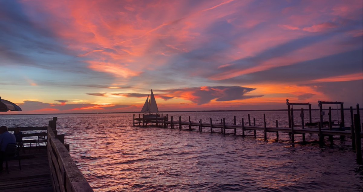 RCayeee_17's tweet photo. sunset in destin florida tonight @spann https://t.co/gtz4sVA5IQ
