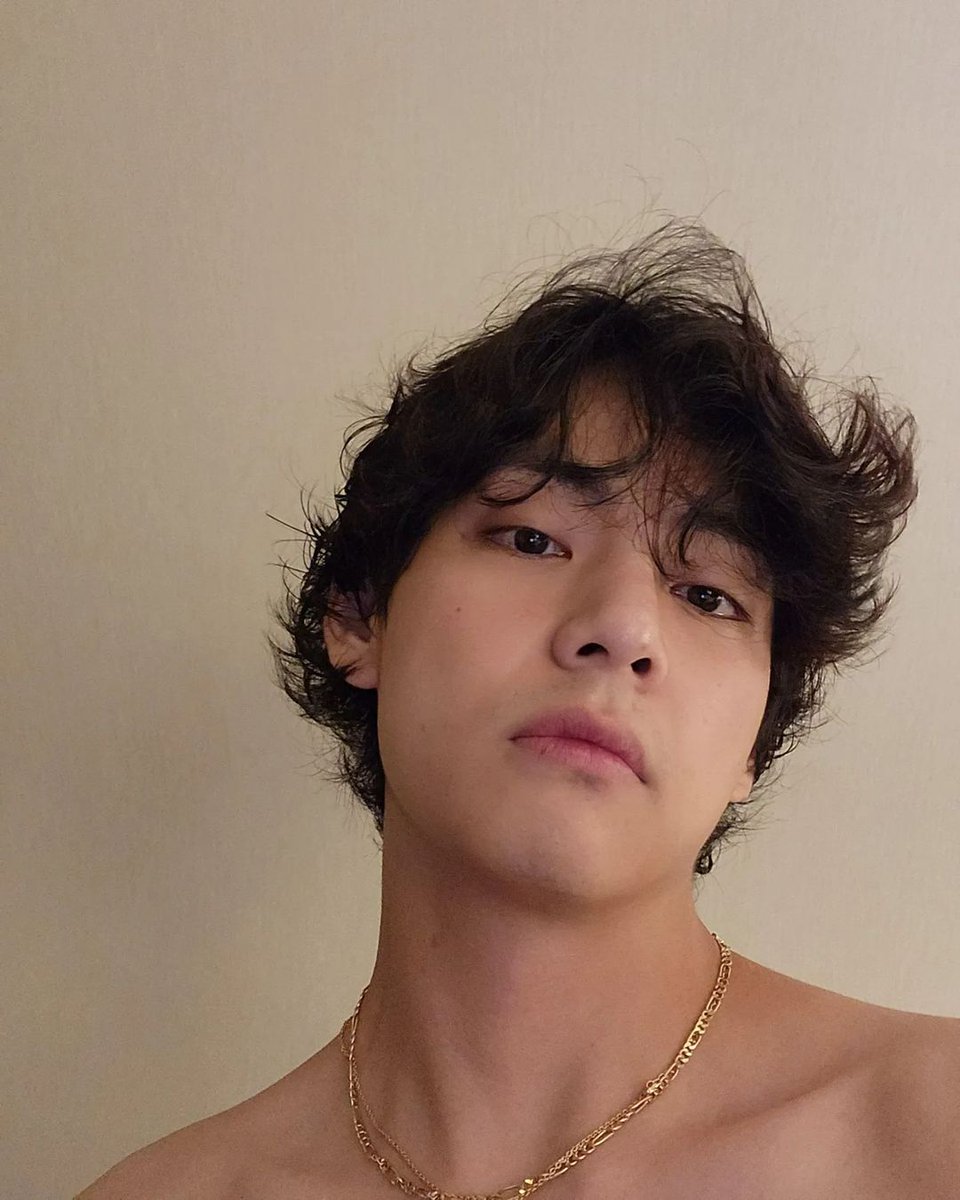 WOYLAAAAH KIM TAEHYUNG MAKIN KESINI MAKIN KESANAAAA😣😣😣😣😵😵😵😵😵