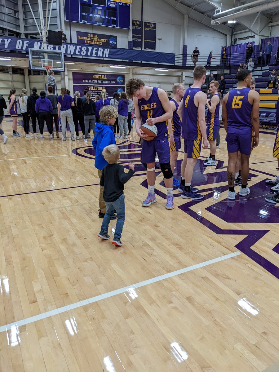 Coach_Rojas's tweet photo. @unwmbb This right here... https://t.co/ffUZZjQq9d