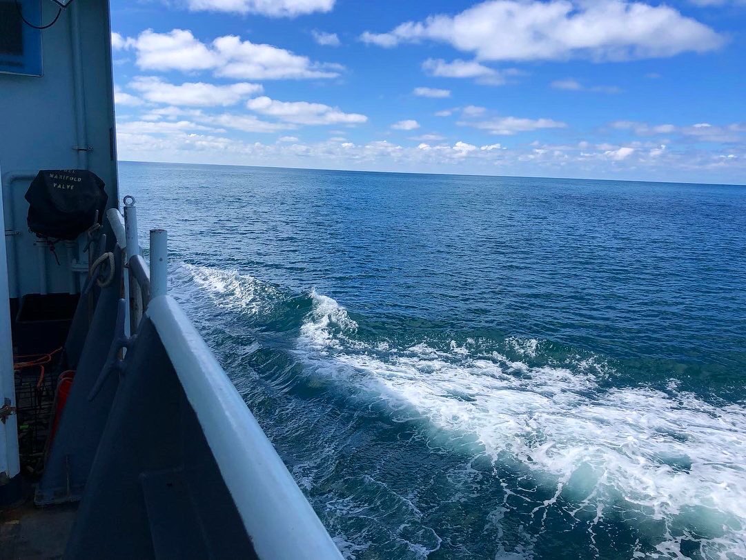 tampabayleigh's tweet photo. Getting closer to Axial Seamount, Jason’s first dive, and collecting samples! #AreWeThereYet #SoExcited #PROTATAX #ResearchCruise #RVThompson #Science #Viruses #Microbes #HydrothermalVents #AxialSeamount #PacificOcean https://t.co/gzgP2Q5aqW