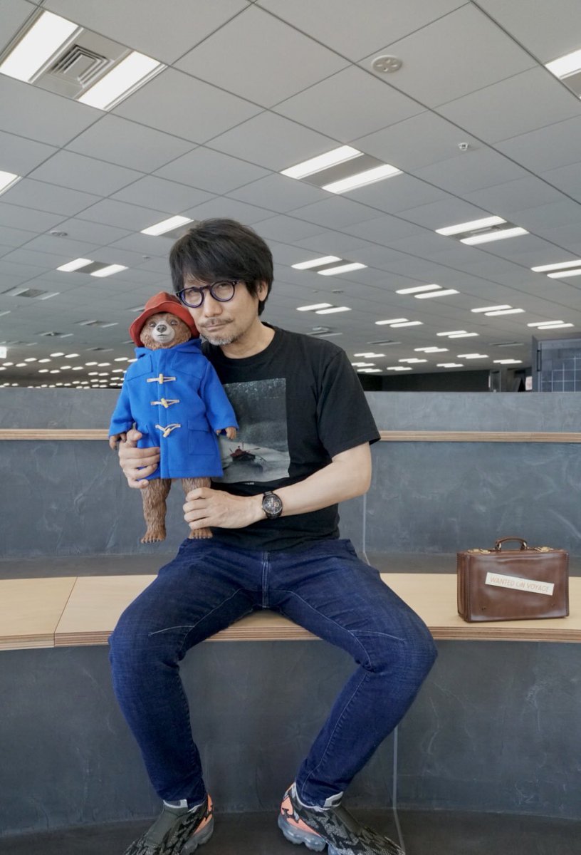 RT @twocantwice: @riptideiz famous video game creator HIDEO KOJIMA SMUGGLES BEAR FROM PERU https://t.co/46iaD9oodW