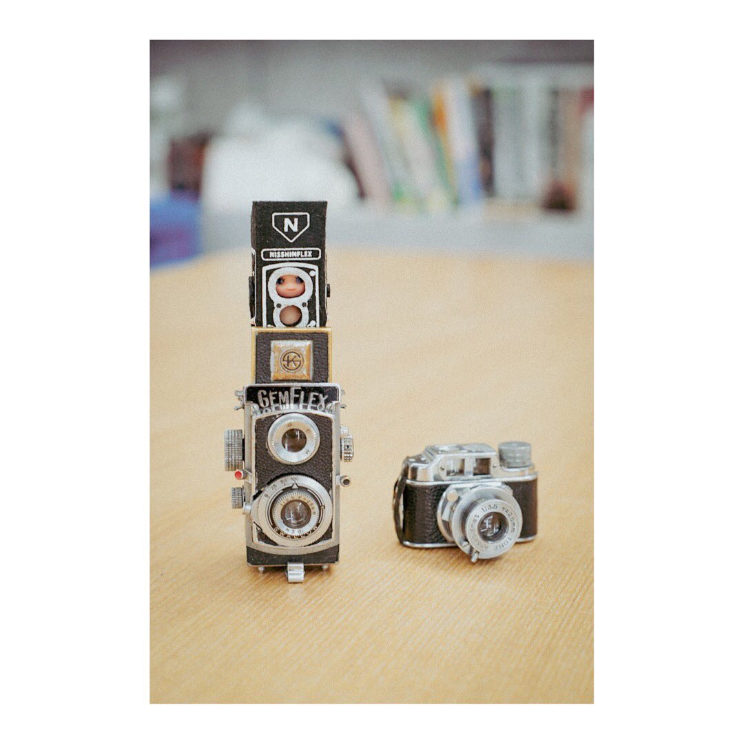 nisshincamera's tweet photo. 当店の20周年記念オリジナル商品
『二眼レフカメラキューピー』が
豆カメラと共演させて頂きました❗️👶📷
どちらもカワイイですよね😍
@discoverymypace
#gemflex #tone
#豆カメラ
#二眼レフカメラキューピー
#フィルムカメラ
#写真を楽しむ街 https://t.co/BZqwvEcm9R