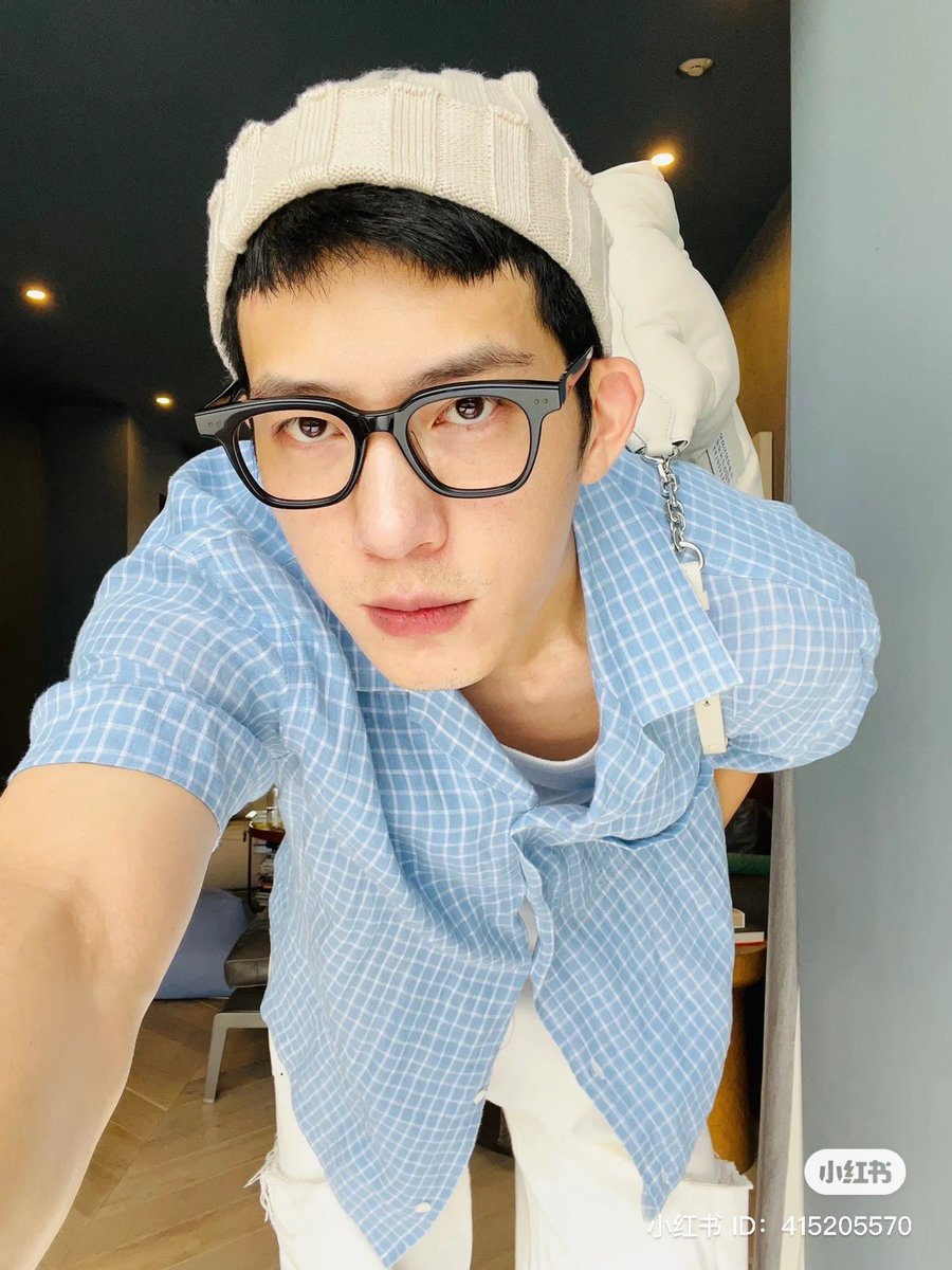 dramaskfan's tweet photo. Atualização de #JingBoRan no Xiaohongshu.
#井柏然 #Psychologist #LoveThroughAMillennium #TheLoveOfHypnosis #EditorialDepartmentStory #33StoryHouse #NuhaiChongchongChong #WhenYoung #cdrama #dorama https://t.co/dTQKBArmG3