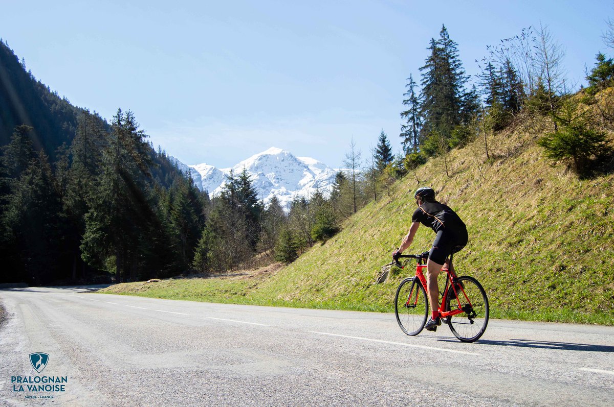 [MONTÉE CHRONOMÉTRÉE DE PRALOGNAN]  

J-7 : êtes vous prêts à défier vos limites sur une route que vous connaissez tous, le 16 juillet prochain ?  

 🏁 Pour les amateurs de challenge, il est encore temps de s'inscrire ➡ bit.ly/3uzlPeY