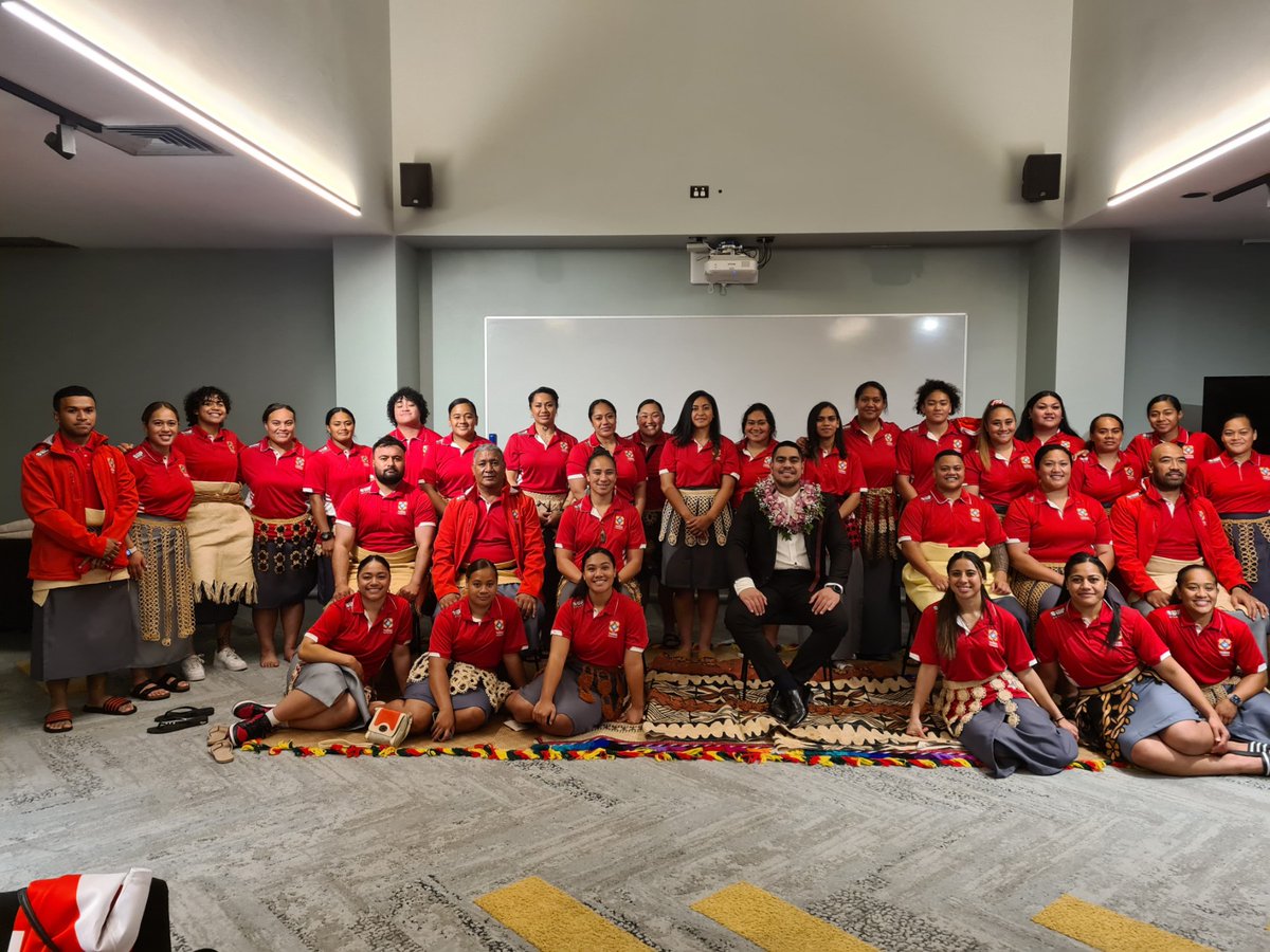 Just saw <a href="/_PatrickThomsen/">Malaeulu Seuta‘afili Dr Patrick Thomsen</a> 's tweet and thought, no wonder it's so quiet here! 😂 Well here's a photo of our Women's Rugby Team in Auckland who deserve just as much support and attention 🙌🇹🇴😊