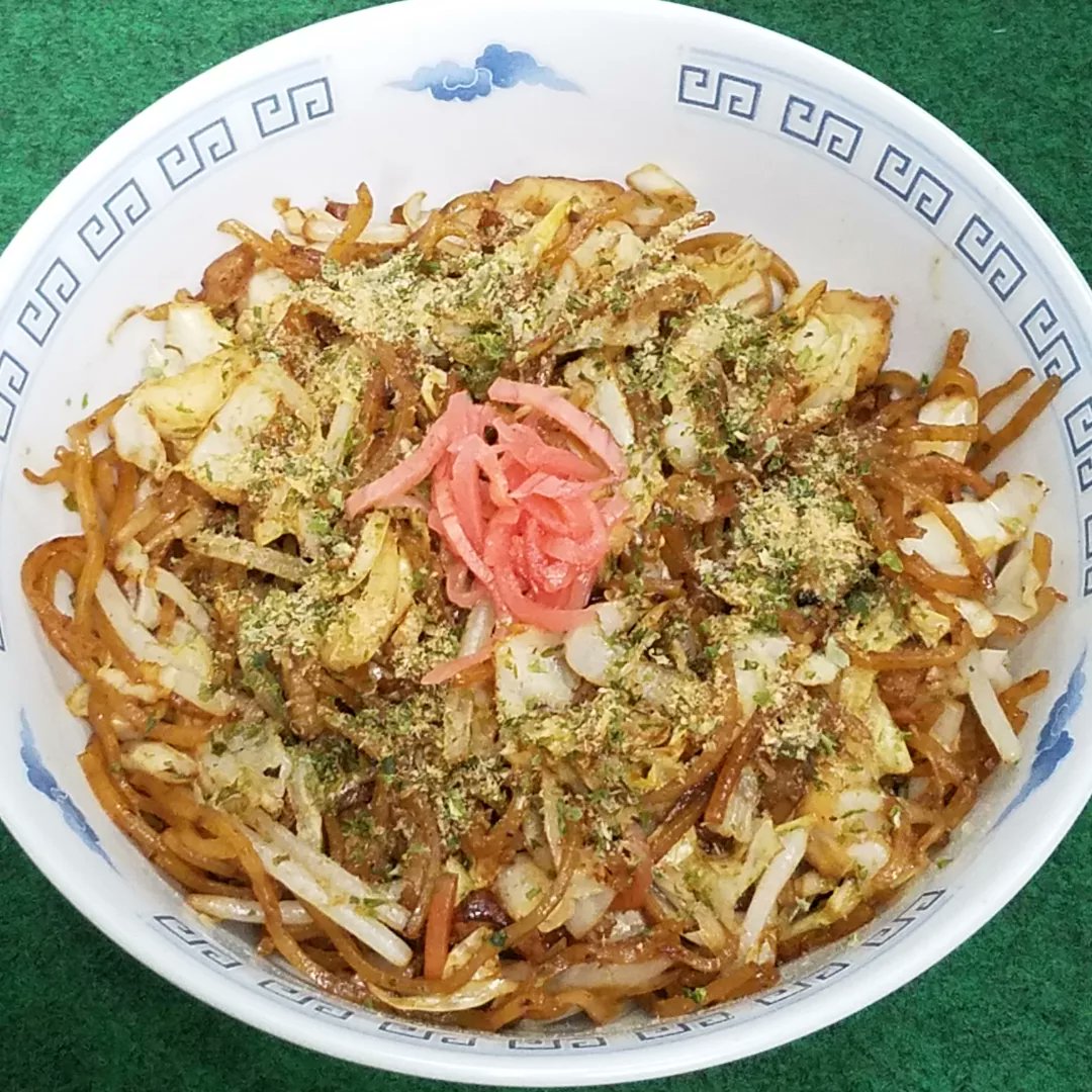 honmokuoz's tweet photo. #輸出入衣料雑貨本牧OZ 富士宮の友人から #富士宮焼きそば 届いた。その夜、孫とディズニーchのアニメ「ゆるキャラ」を観てたら西富士宮駅が…友人の近所で #富士山本宮浅間大社  や #富士宮の街並み 等…焼きそばをお好み焼きの上にのせた #しぐれ焼き をピックアップしていた。#野田栄 #マリンFM https://t.co/JmP2cVB95B