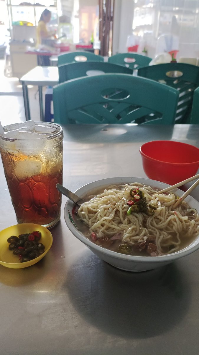 Makanannya lbh halal dari pada makan uang donasi ACT..