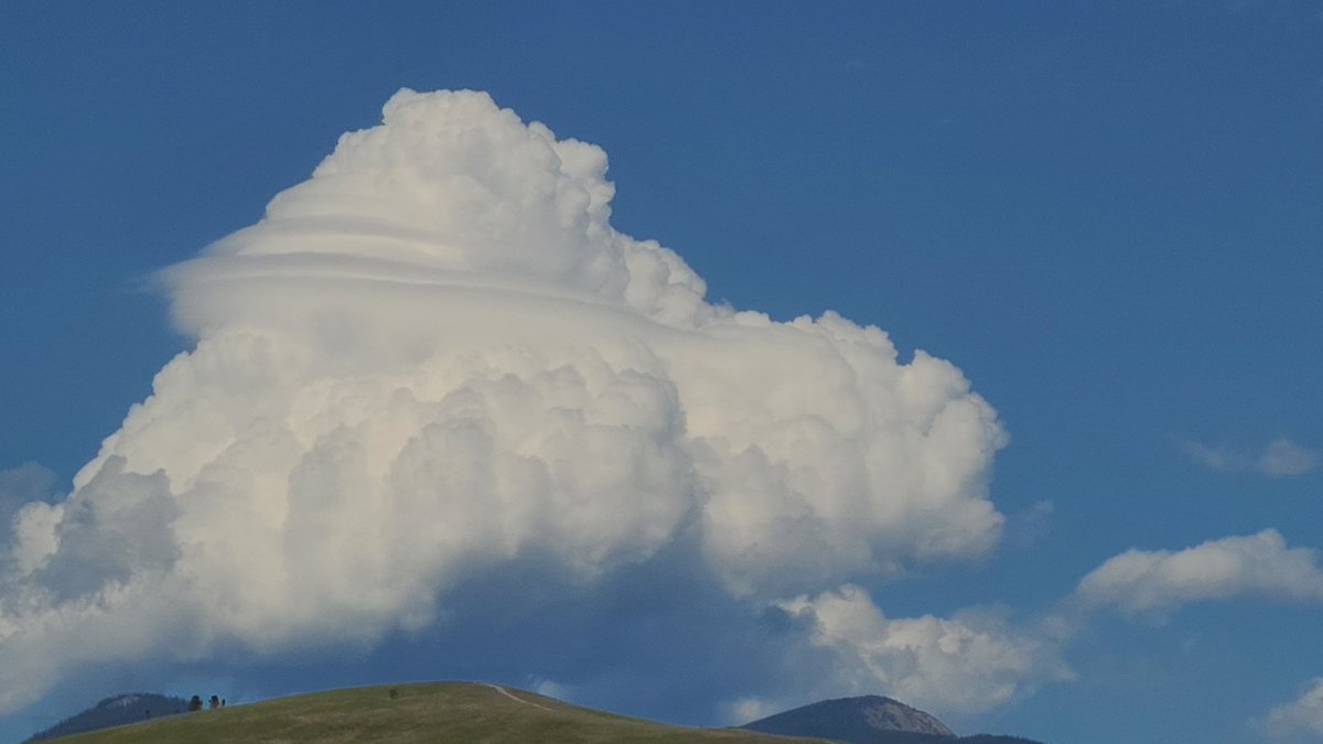 peppydave's tweet photo. @kirstiealley Dreams from Big Sky Country https://t.co/fPvb61W2BJ