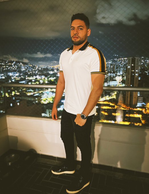 Lets chat tonight https://t.co/7E0ibX9jDu https://t.co/7cZc2MSid4