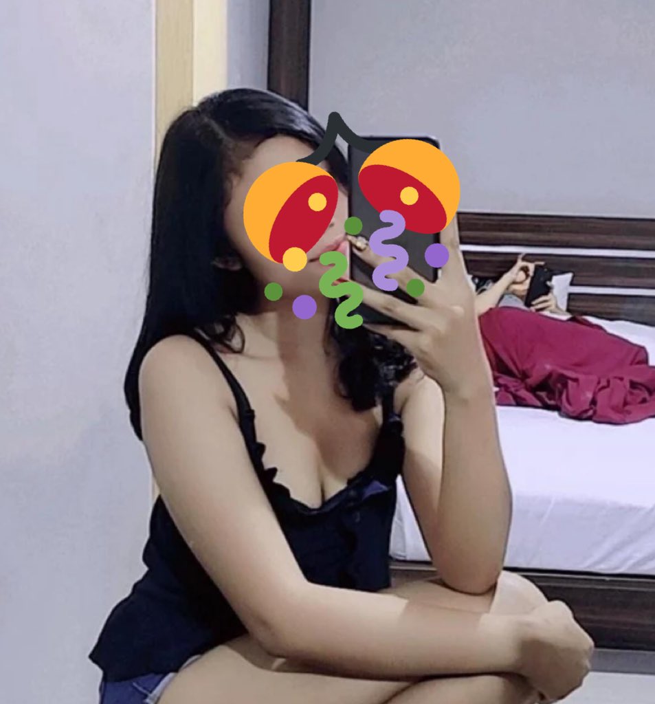 bitchfromheavn's tweet photo. Hey hey krena freiya kyaknya udah mau kedatangan tamu bulanan, bawaannya jadi ange terus 😔jadi freiya bikin event free vcs lagi yaa, 3 slot buat yang beli konten freiya hari ini, 2 slot buat yang rt+ like tweet ini, jangan lupa rep done yaa
Per 40rt slotnya nambah 1ya, good luck https://t.co/n5k40qNQna