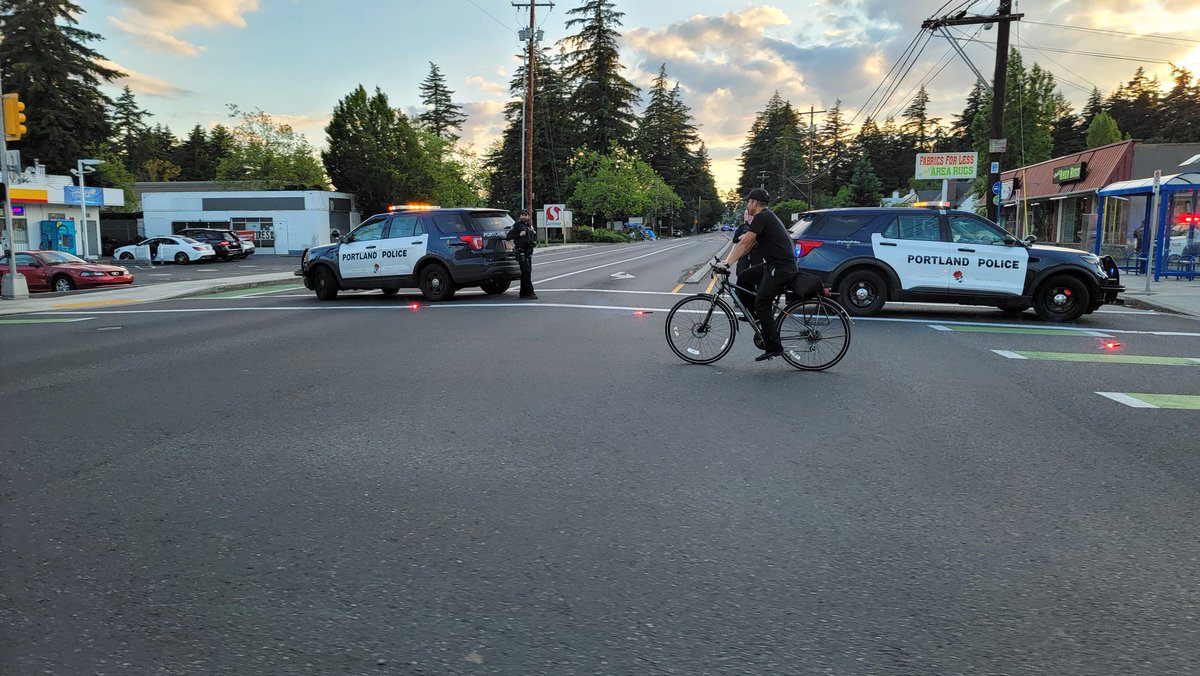 Portland police block SE Powell at SE122. <a href="/KGWNews/">KGW News</a>