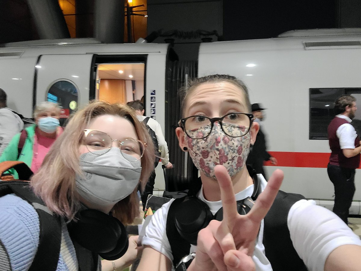 BoneDecipherer's tweet photo. #EUAdventures with @DolderMia have begun! We made it to our first train from Frankfurt. Change at München then next stop, Budapest!
#SoupieAndTheBone #BoneSoup https://t.co/2oF9FRrctY
