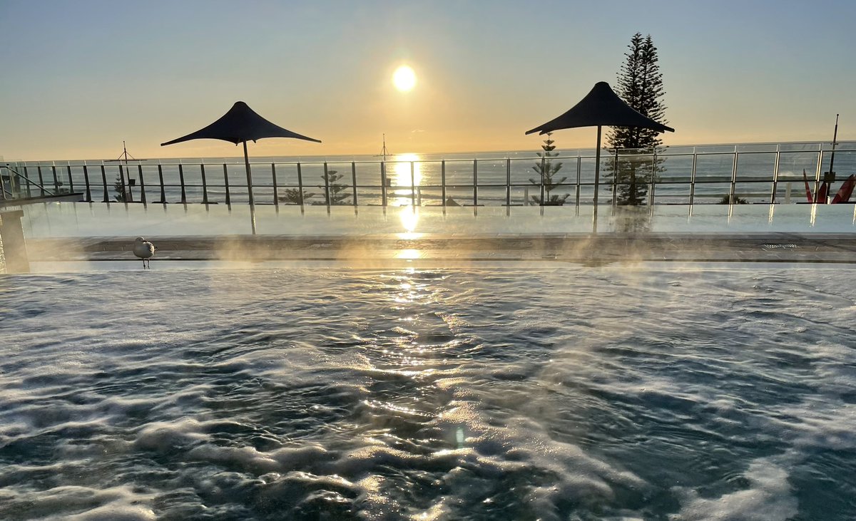 pmenzies08's tweet photo. After a crazy week working, quality time spent with family, plus an intimate catch up (or two) with trusted friends/lovers, itβs time for a few days relaxation before heading back to Sydney tomorrow.
Very blessed to have loved family and wonderful friends. #MRLF ππ https://t.co/urllq3OYe6