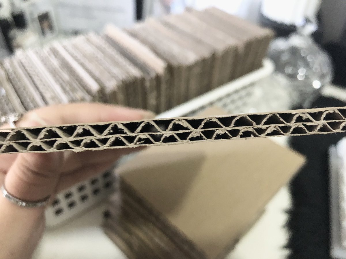 mkIhauls's tweet photo. ୨୧ wts / lfb …

   pre-cut double walled carton
   P3 per pair (no min orders) 

   dop: payo - 3 days reservations.

    ⟢ mop : Gcash
    ⟢ mod : sco / direct ggx
    ⟢ dm to claim !

rcbt: https://t.co/PoblRepj4U https://t.co/h4MgGES1wI