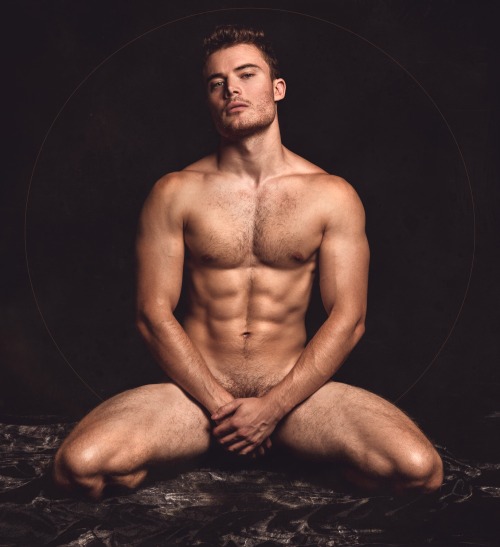 clenpaz's tweet photo. Aaron Connor Mead https://t.co/RHbaJ1P60k