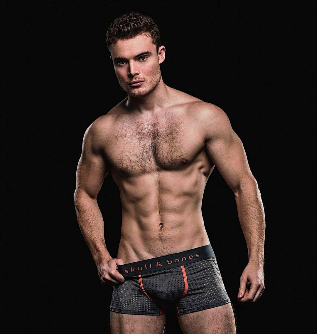 clenpaz's tweet photo. Aaron Connor Mead https://t.co/RHbaJ1P60k