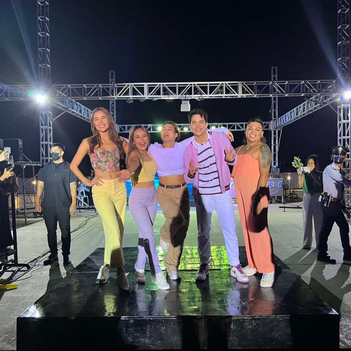 starhuntabscbn's tweet photo. LOOK: The Big 5 @anjisalvacion, @isabellaohoo, @SamBer_Official, @_robblackburn &amp; @iambrendamage last night for The Big Show at KCC Mall de Zamboanga! ✨️ https://t.co/221H4T8Llm