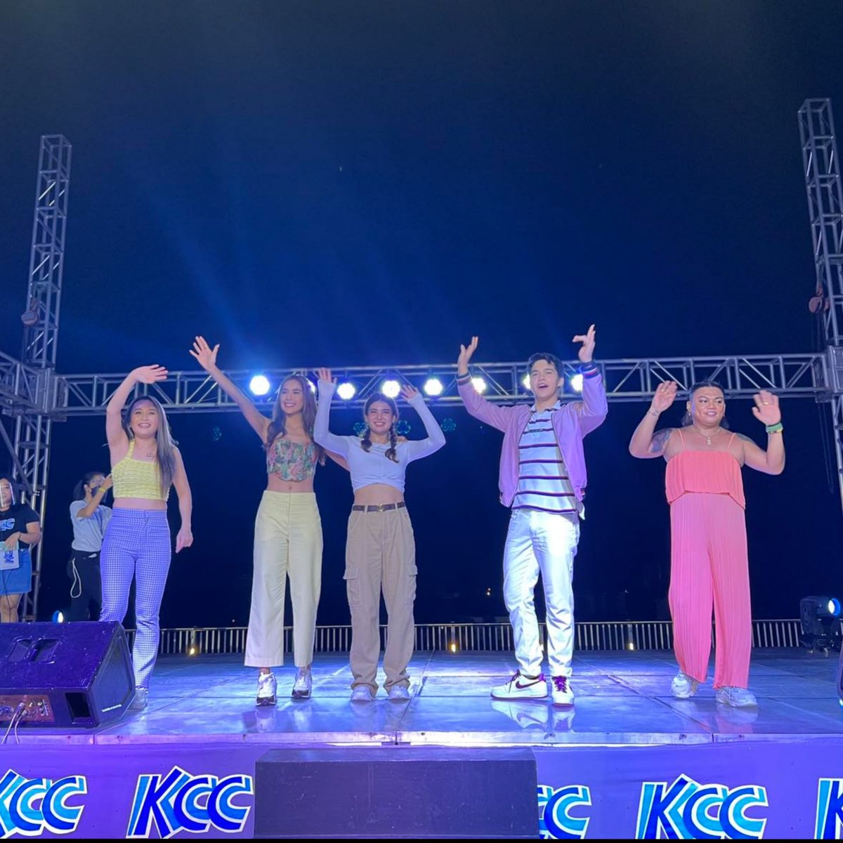 starhuntabscbn's tweet photo. LOOK: The Big 5 @anjisalvacion, @isabellaohoo, @SamBer_Official, @_robblackburn &amp; @iambrendamage last night for The Big Show at KCC Mall de Zamboanga! ✨️ https://t.co/221H4T8Llm
